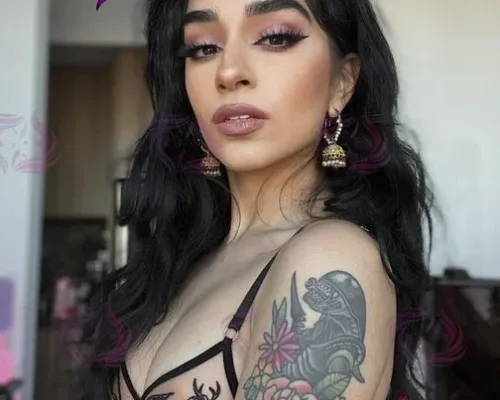 Ines, 26, Indian