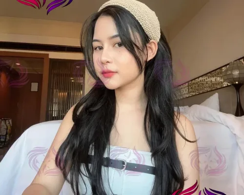 Hina, 25, Indonesian