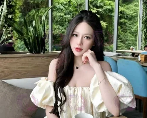 Apple, 26, Malaysian