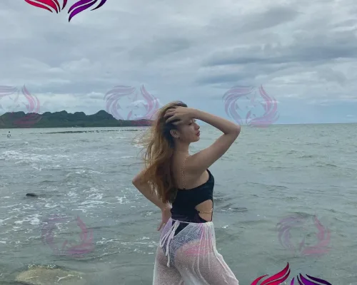 Moe, 24, Indonesian