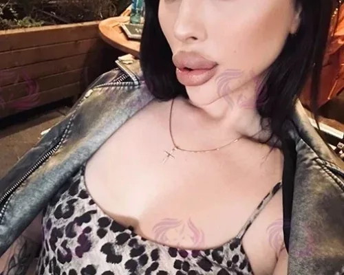 Whitney, 22, German