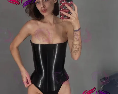 Danielle, 25, French