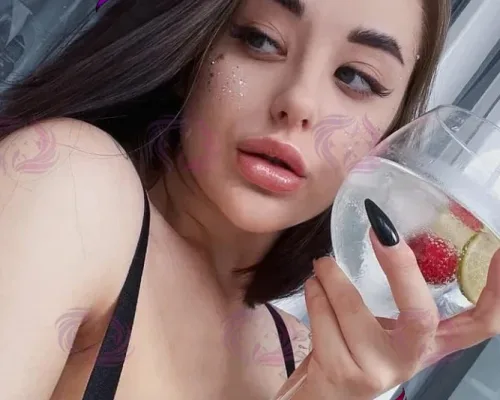Dawn, 26, Portuguese