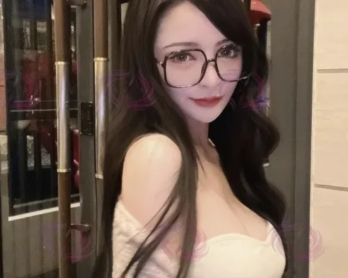 Vivia, 26, Malaysian