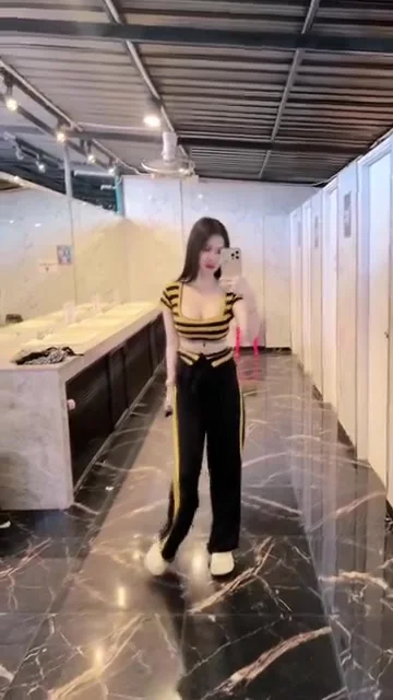 Koko, video 1 of 1