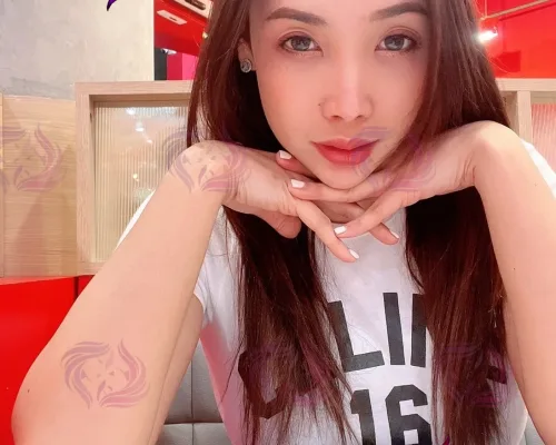Kwan, 27, Thai