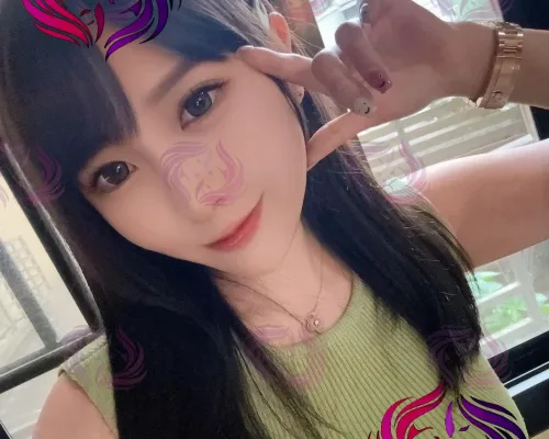 Ling, 23, Korean