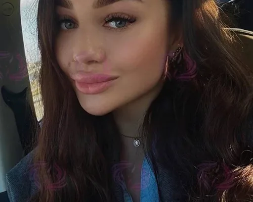 Carmen, 25, British